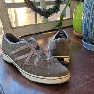 Keds Women's Size 8.5 Chocolate Brown Casual Suede Slip On Sneakers, Athleisure